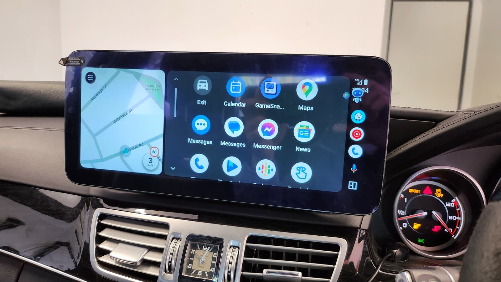 Dash cam installed in vehicle