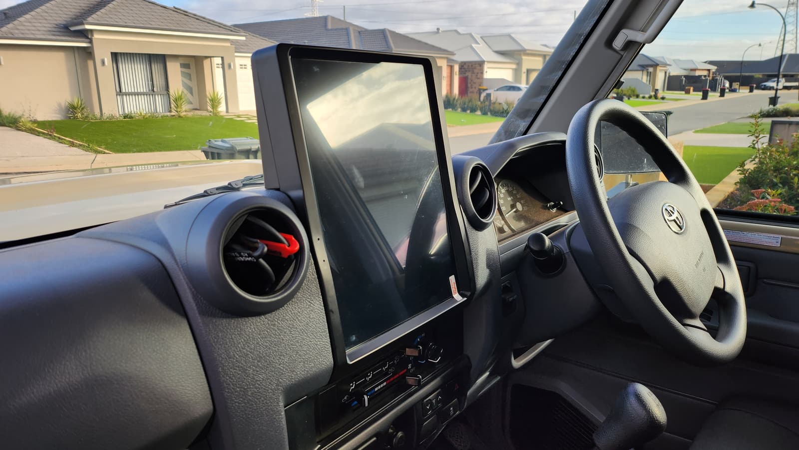 13inch Android Head unit in 79 Series